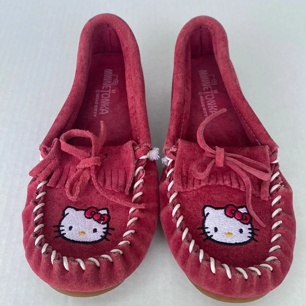 Minnetonka hello kitty moccasins shoes